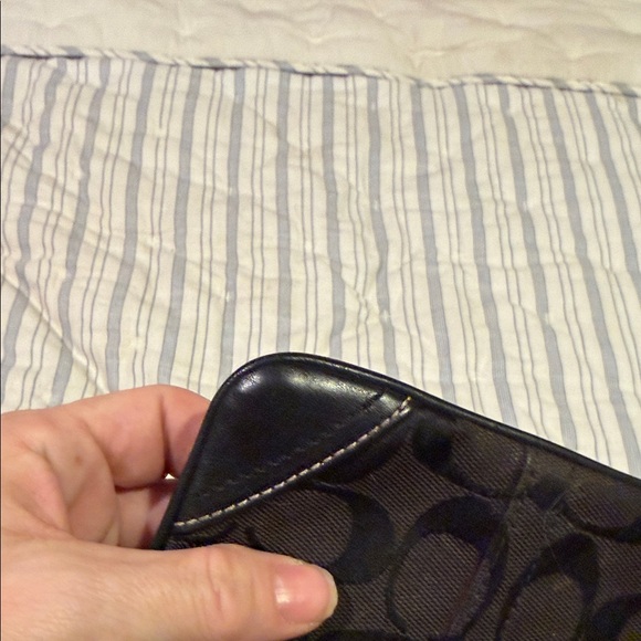 Coach Signature Black Wristlet - Picture 5 of 6